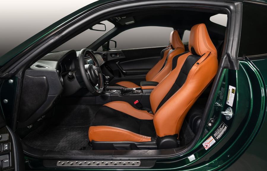 Интерьер Toyota GT 86 Hakone Edition 2019 года  (NA) (фото 5 из 13)